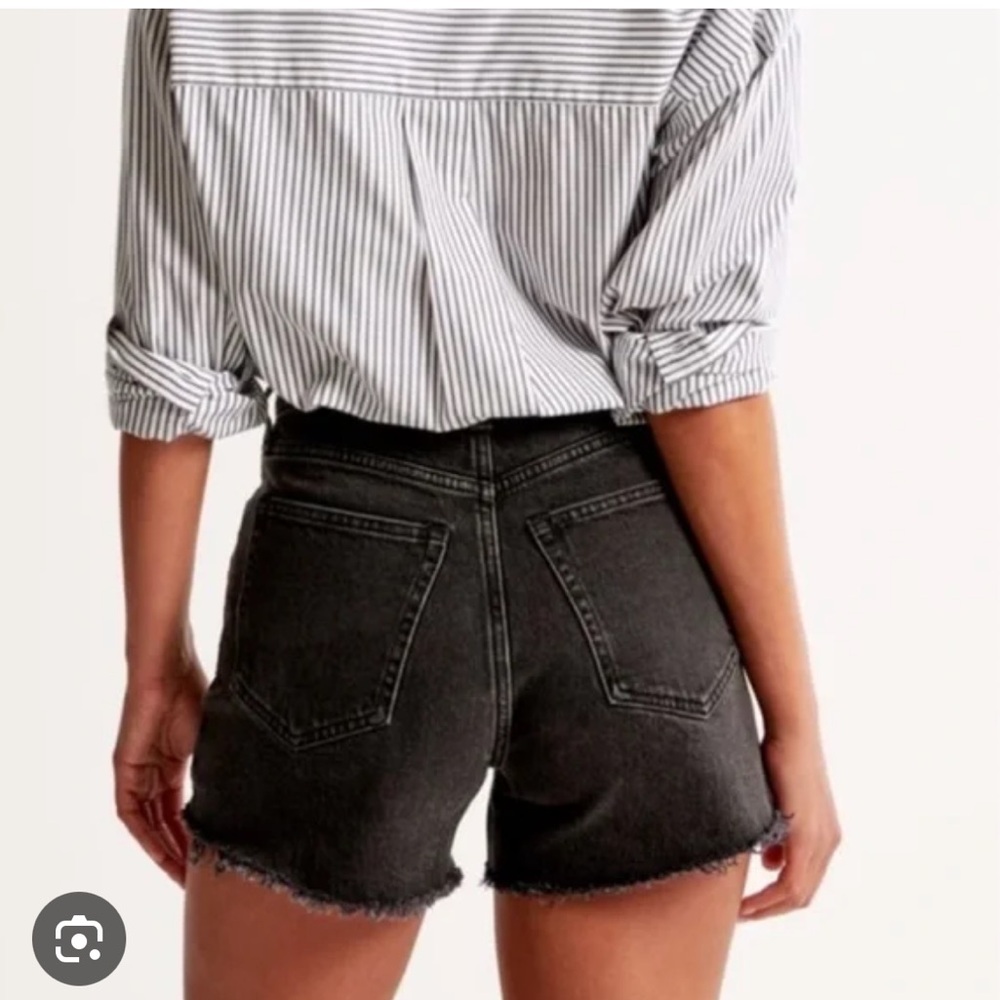 Abercrombie & Fitch 90’s Relaxed High Rise Cutoff Shorts